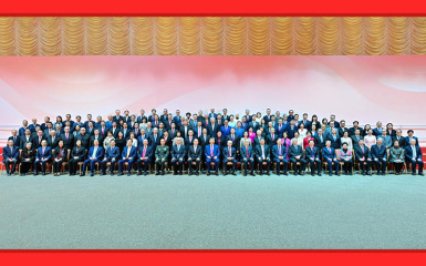 习近平会见澳门社会各界代表人士