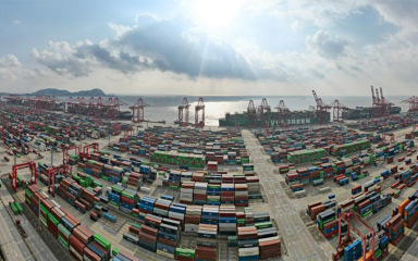 上海港集装箱年吞吐量突破5000万标箱