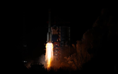 我国成功发射通信技术试验卫星十五号