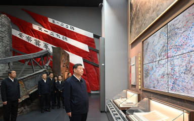习近平在山西阳泉市向抗战烈士敬献花篮并参观百团大战纪念馆