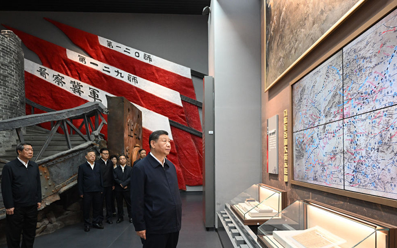 习近平在山西阳泉市向抗战烈士敬献花篮并参观百团大战纪念馆