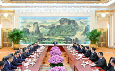 习近平集体会见上海合作组织成员国外长理事会会议外方代表团团长