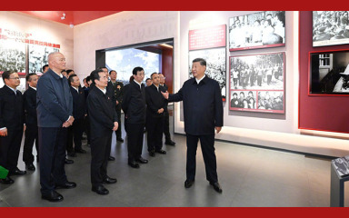 习近平参观新疆维吾尔自治区成立70周年主题成就展