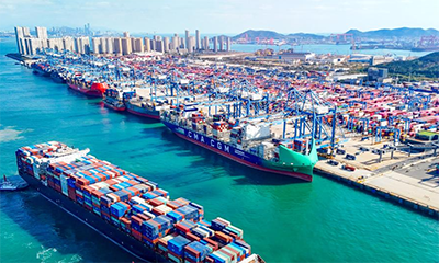 山东青岛：“双十一”跨境电商货轮出海忙