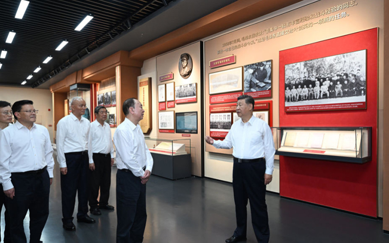 习近平在广东省梅州市考察调研