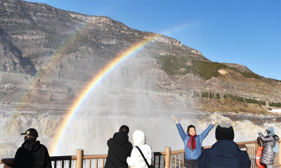 黄河壶口瀑布出现“双彩虹”